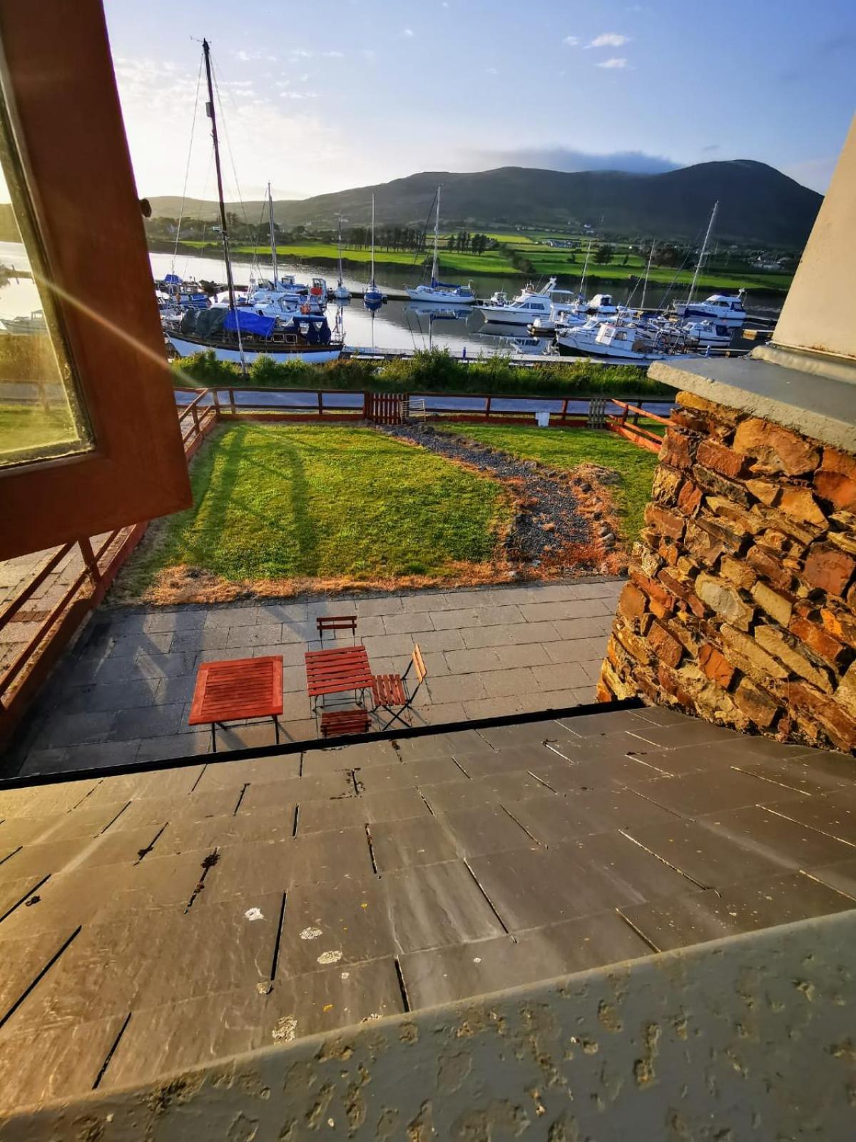 Picturesque Riverside Home Cahersiveen Eksteriør bilde